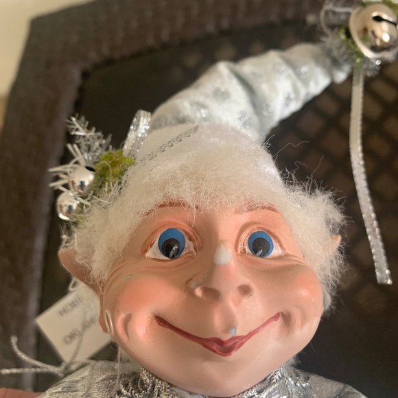 2018 Robert Stanley Home Collection Silver & Plum Posable Holiday Elves Set of 2 - Picture 5 of 10